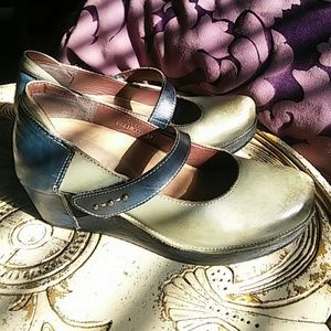 💙💚Spring Step l'Artiste Mary Jane Wedges💚💙